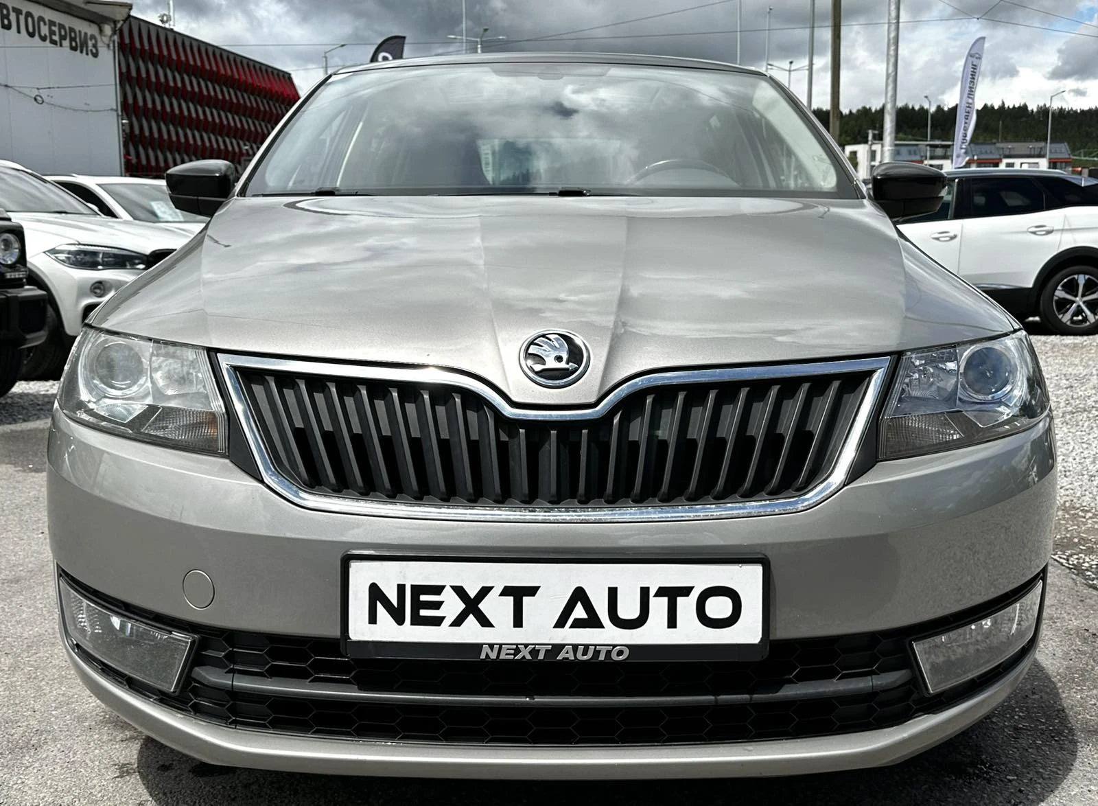 Skoda Rapid 1.2i 110HP PANO CARPLAY LANE ASSIST , снимка 2 - Автомобили и джипове - 54779257