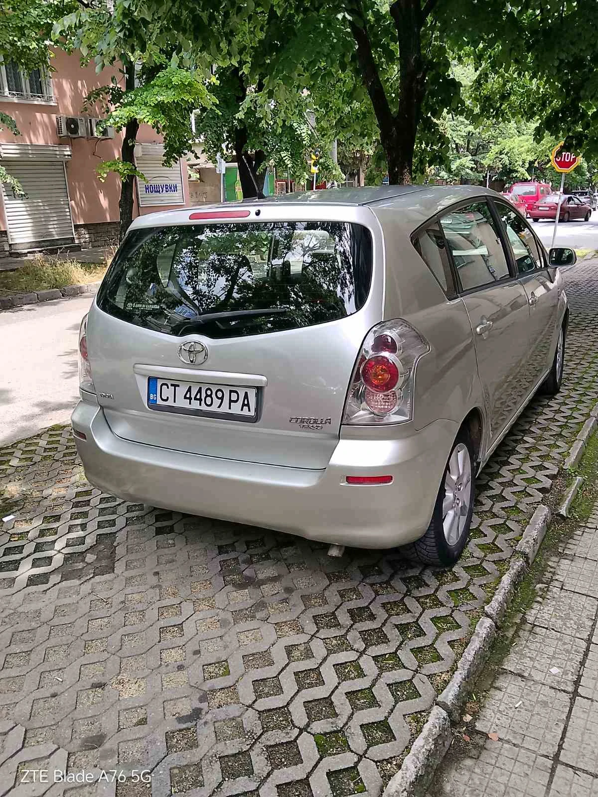 Toyota Corolla verso 2.0 D-4D, снимка 3 - Автомобили и джипове - 54817689
