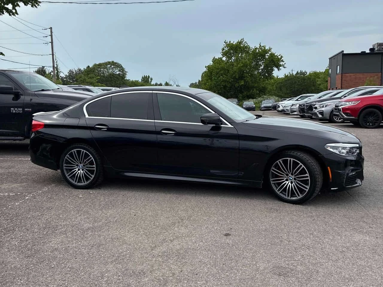 BMW 530 i xDrive | HEAD-UP | LANE ASSIST | MEMORY | , снимка 3 - Автомобили и джипове - 54820293