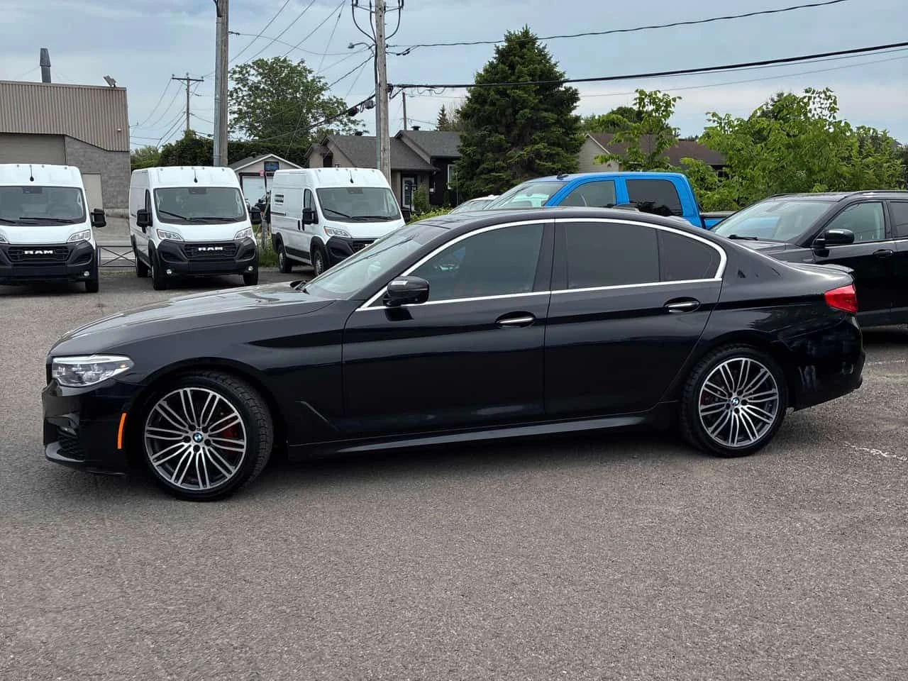 BMW 530 i xDrive | HEAD-UP | LANE ASSIST | MEMORY | , снимка 2 - Автомобили и джипове - 54820293