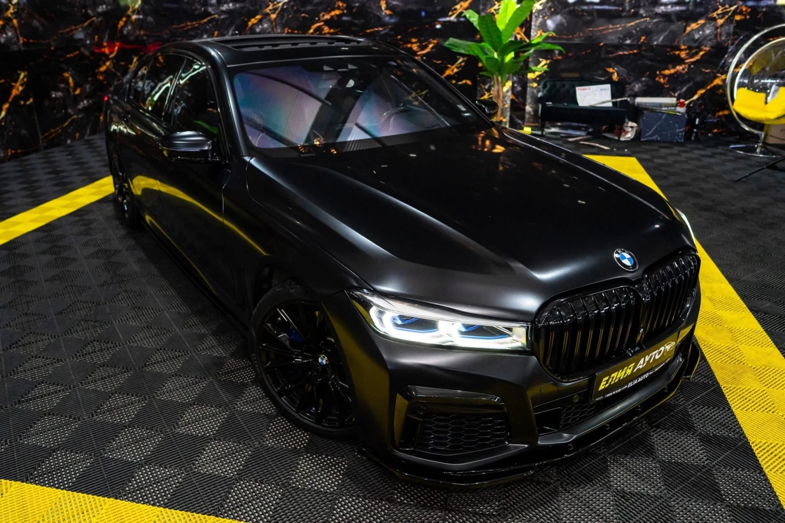 BMW 750 D XDRIVE BLACK FIRE EDITION 1OF150 ЛИЗИНГ 100%, снимка 2 - Автомобили и джипове - 54875632