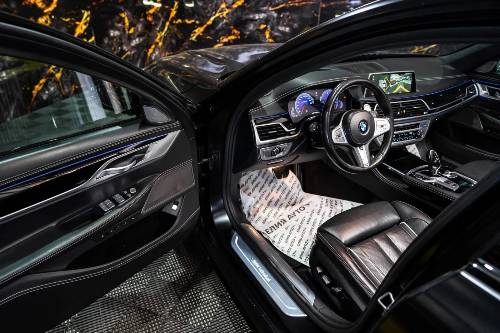 BMW 750 D XDRIVE BLACK FIRE EDITION 1OF150 ЛИЗИНГ 100%, снимка 11 - Автомобили и джипове - 54875632