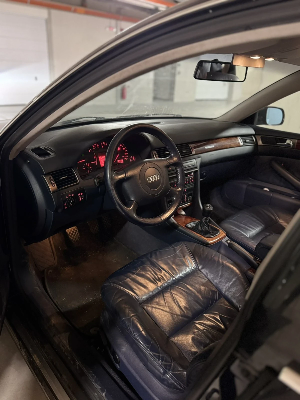 Audi A6 2.5 TDI, снимка 9 - Автомобили и джипове - 55648921