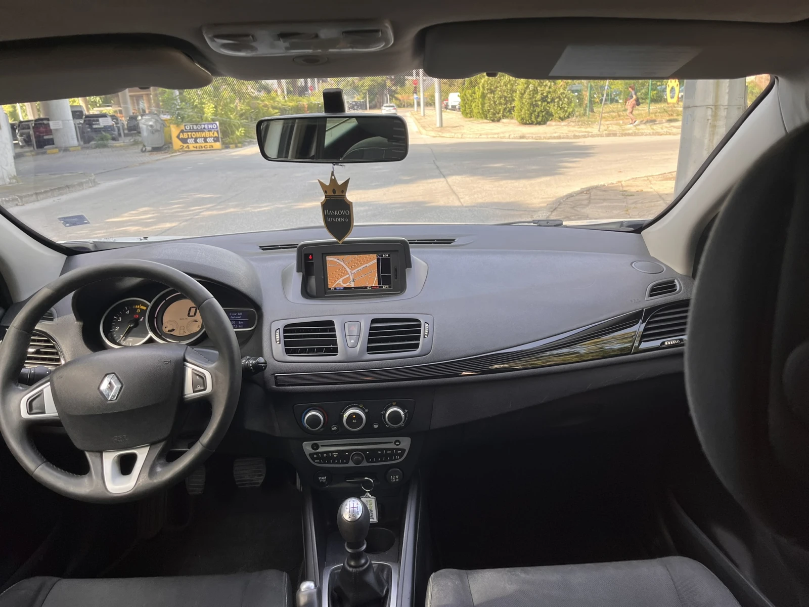 Renault Megane 1.5 DCI/NAVI, снимка 9 - Автомобили и джипове - 56080496