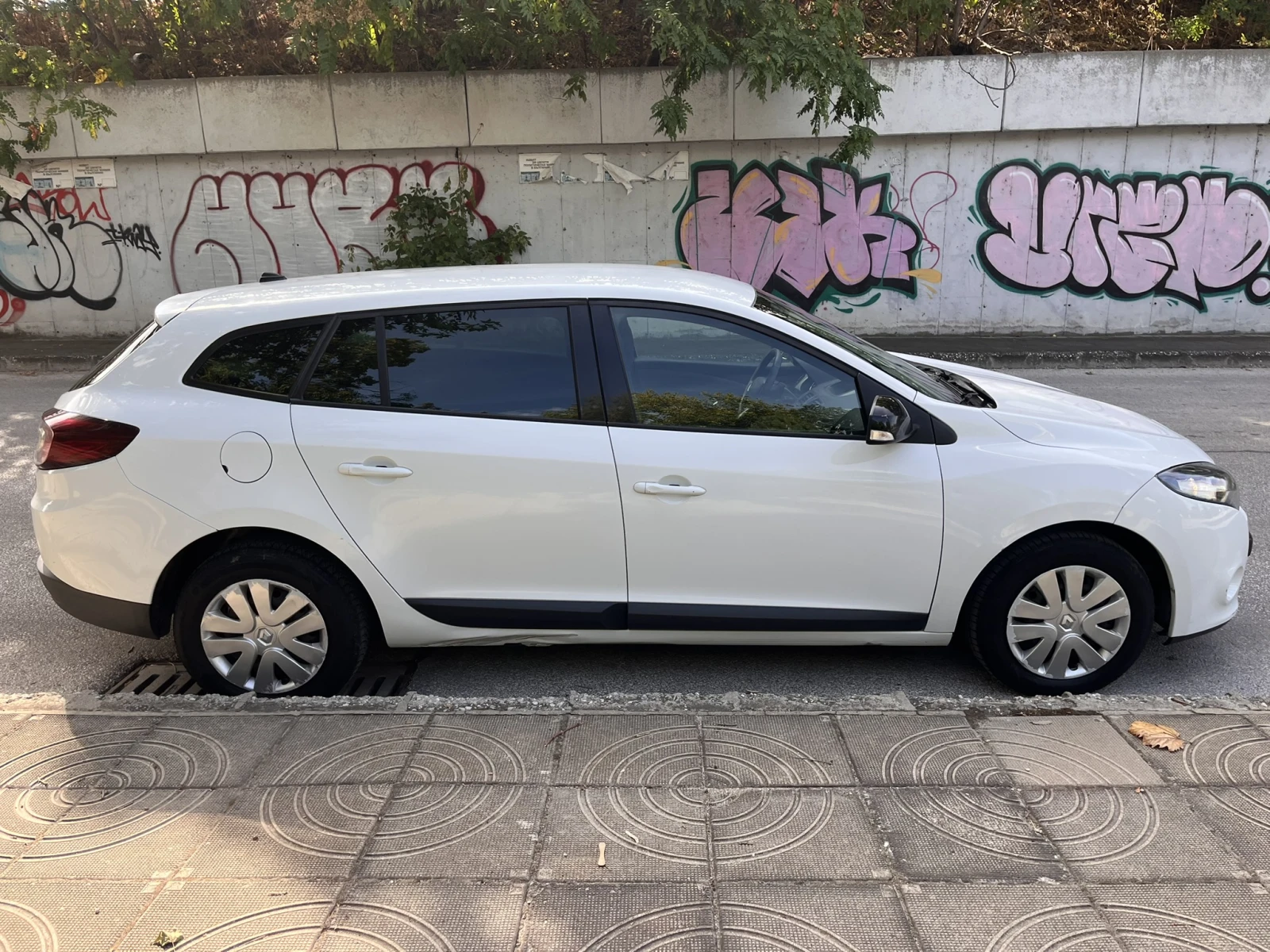 Renault Megane 1.5 DCI/NAVI, снимка 6 - Автомобили и джипове - 56080496