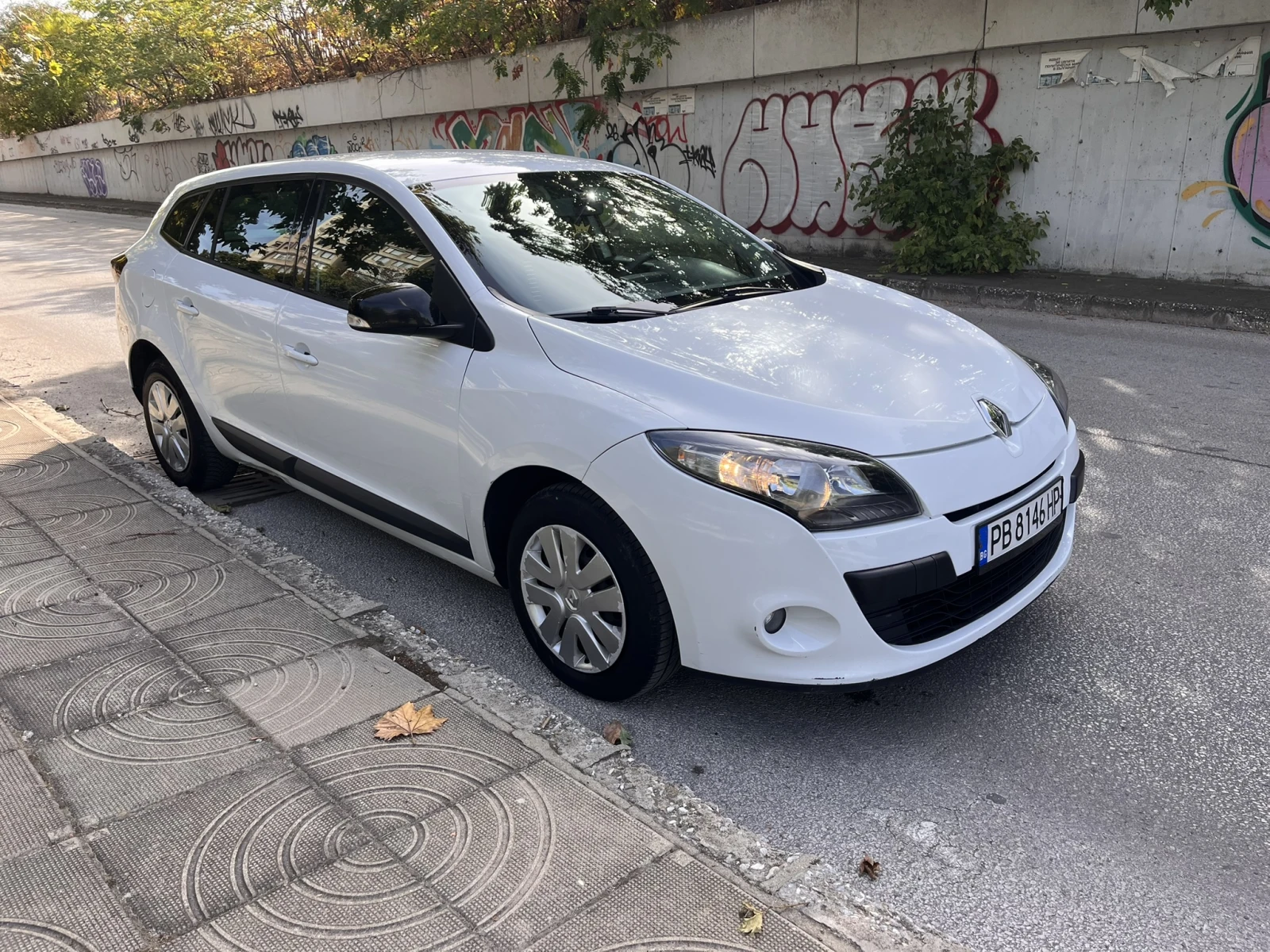 Renault Megane 1.5 DCI/NAVI, снимка 3 - Автомобили и джипове - 56080496