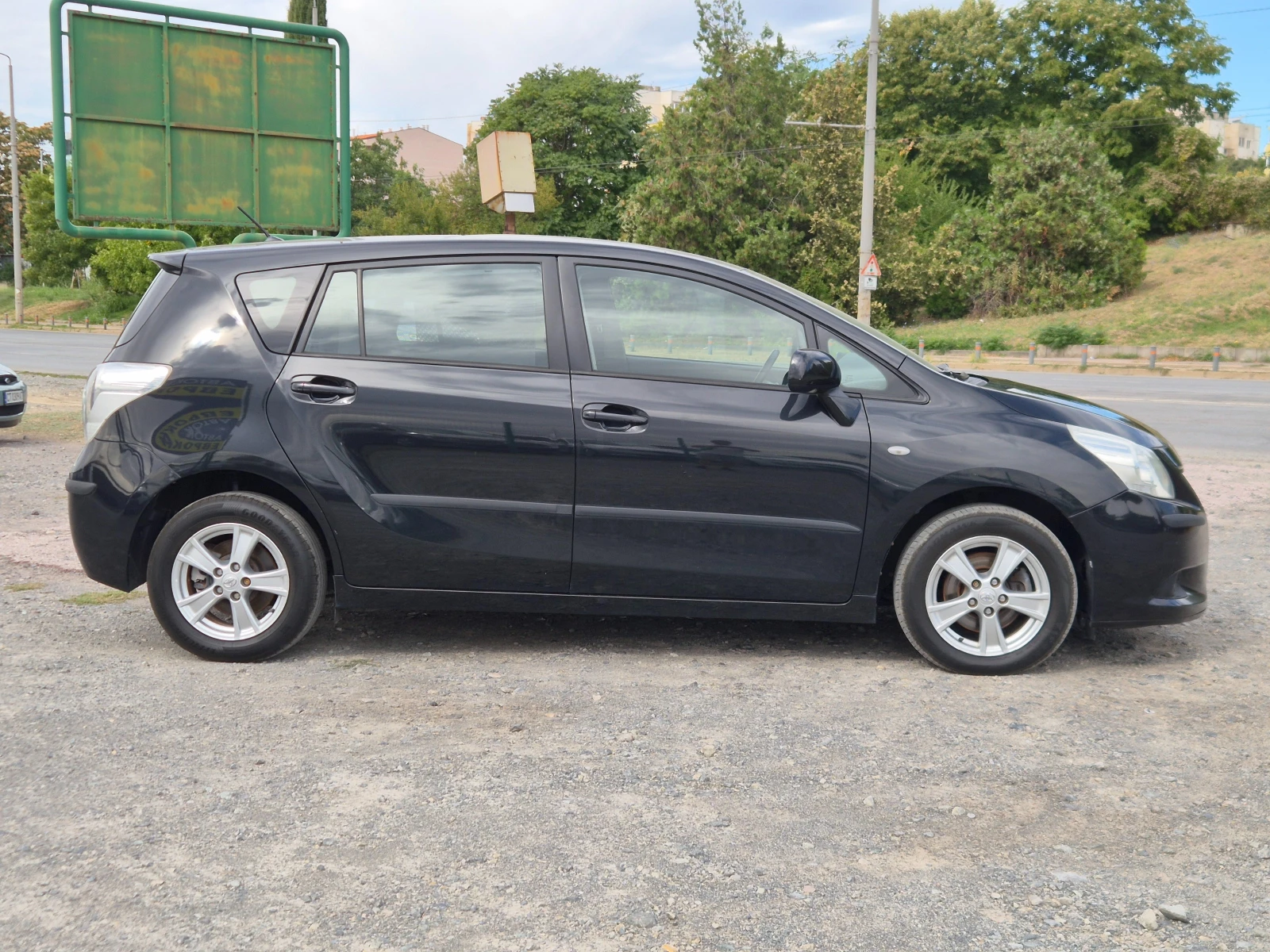 Toyota Corolla verso 2.0D-4D 126кс, снимка 6 - Автомобили и джипове - 56172747