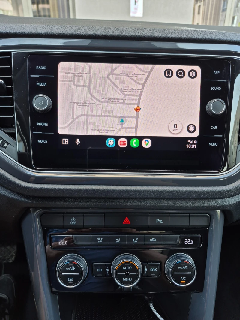 VW T-Roc 1.5 TSI, Бензин, Virtual , снимка 12 - Автомобили и джипове - 51470313