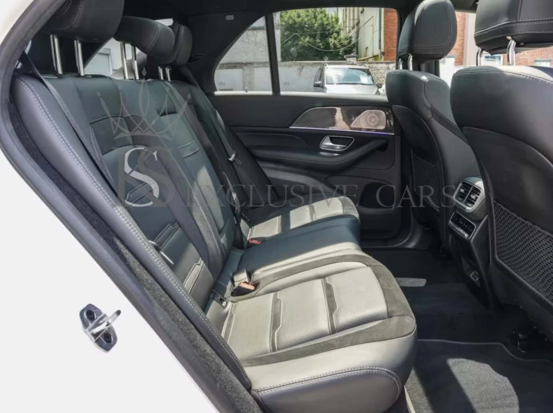 Mercedes-Benz GLE 53 4MATIC PREMIUM PLUS* CARBON* PANO* MASSAGE* ВАКУУМ* , снимка 10 - Автомобили и джипове - 51579164