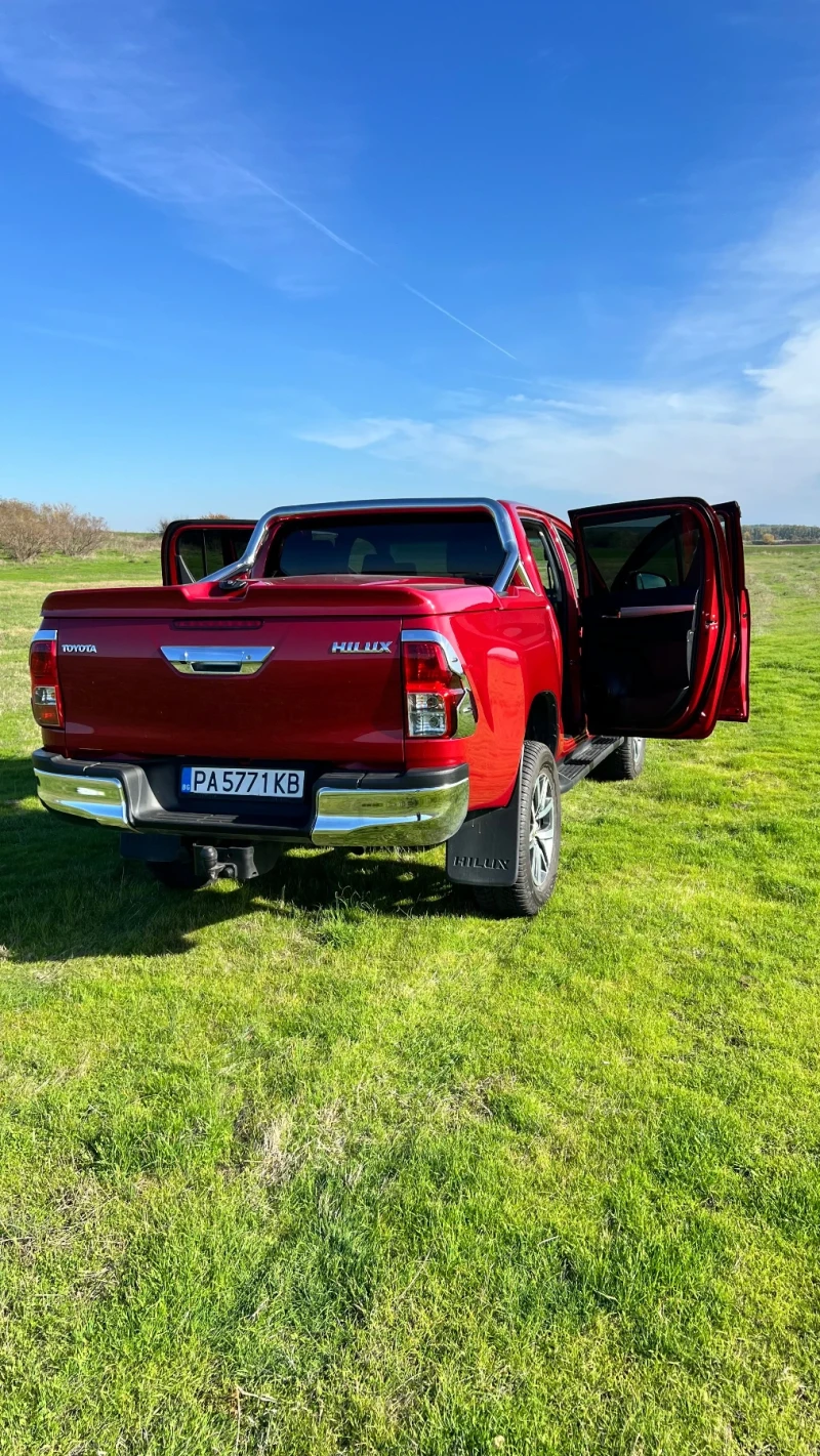 Toyota Hilux Invicible, снимка 9 - Автомобили и джипове - 52942488