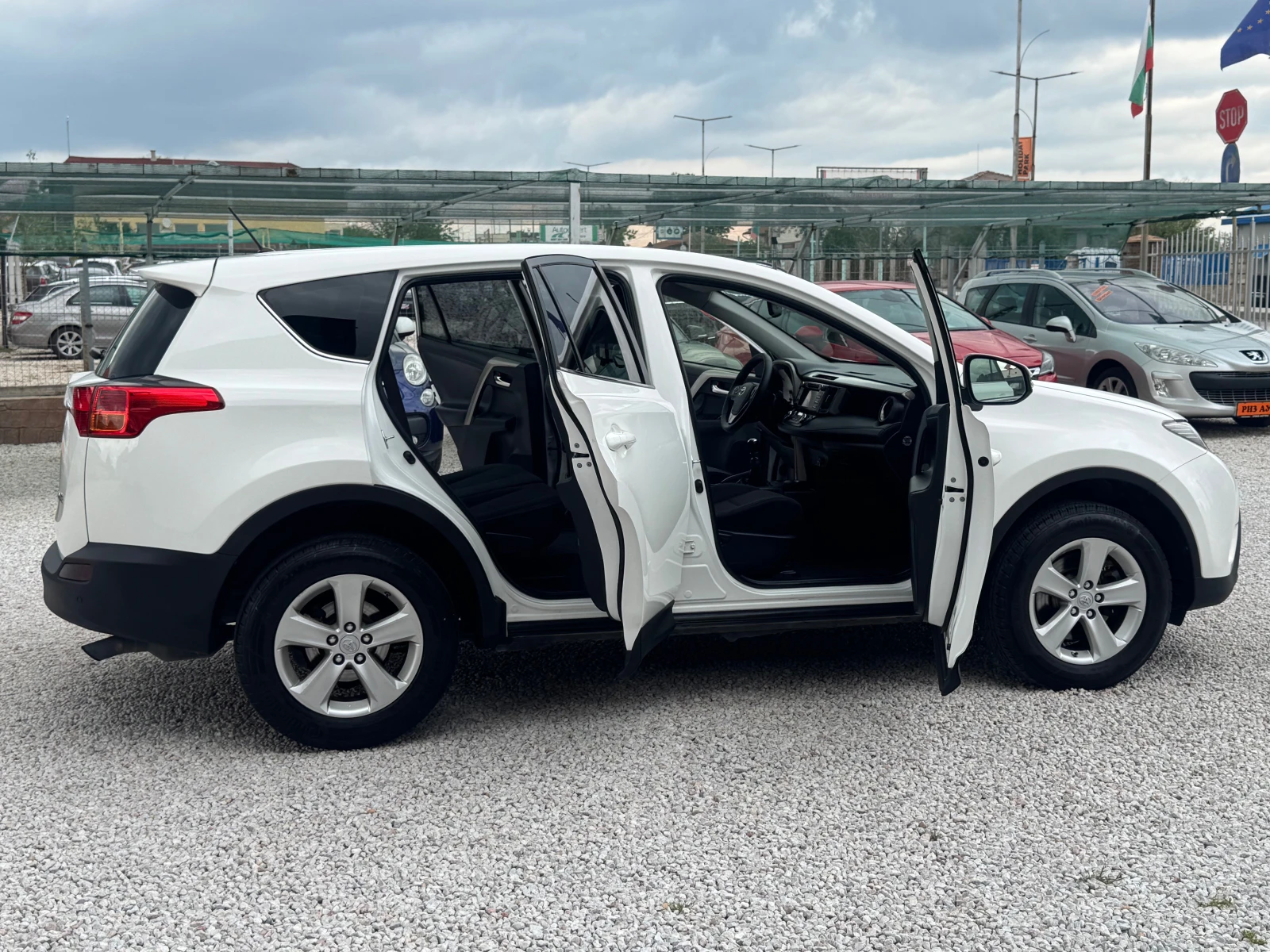 Toyota Rav4 2.0D4D* NAVI* 6sk* КАМЕРА* TOP* NOVA* ЛИЗИНГ - изображение 6