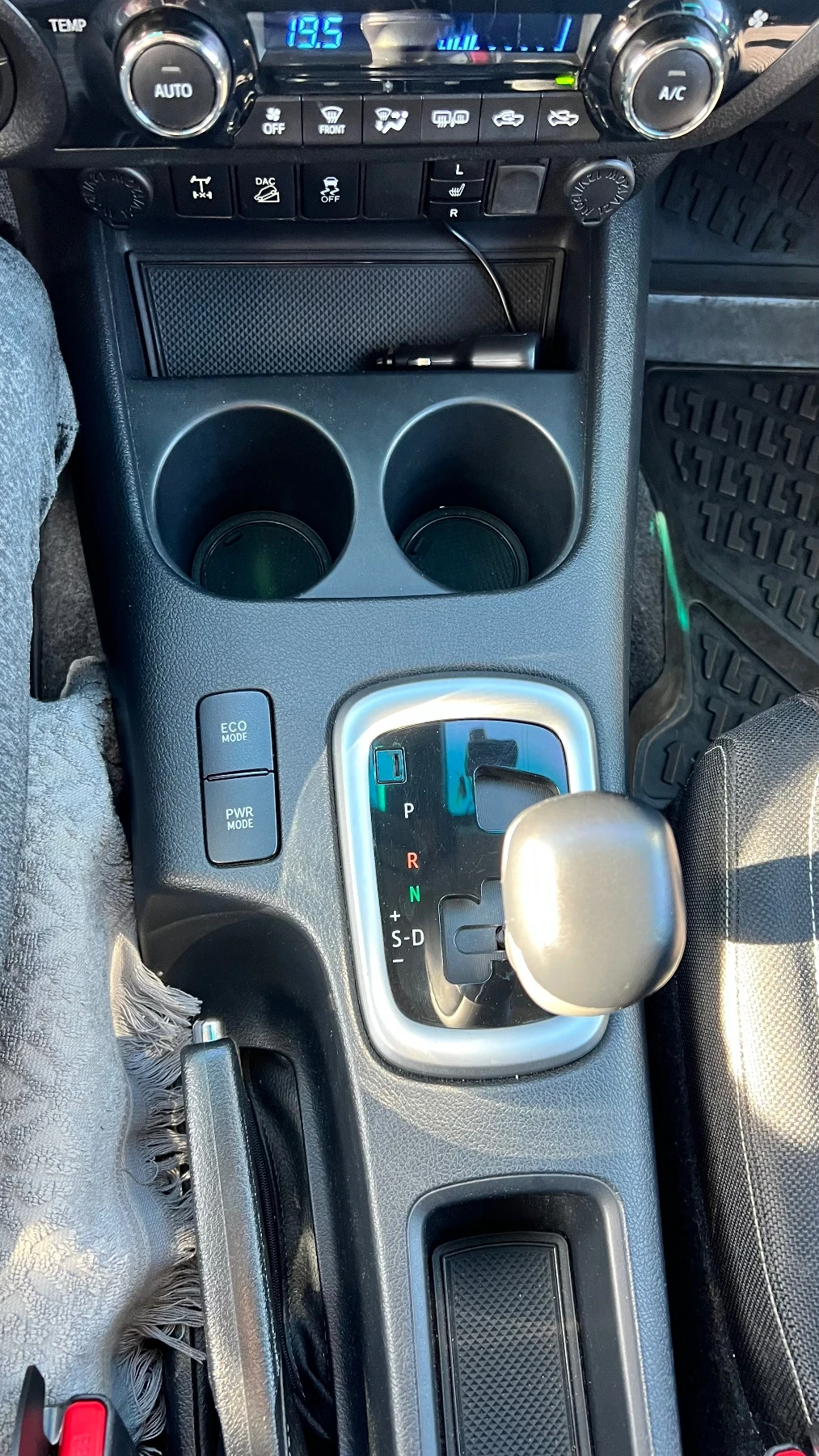 Toyota Hilux Invicible | Mobile.bg � ����������� 12