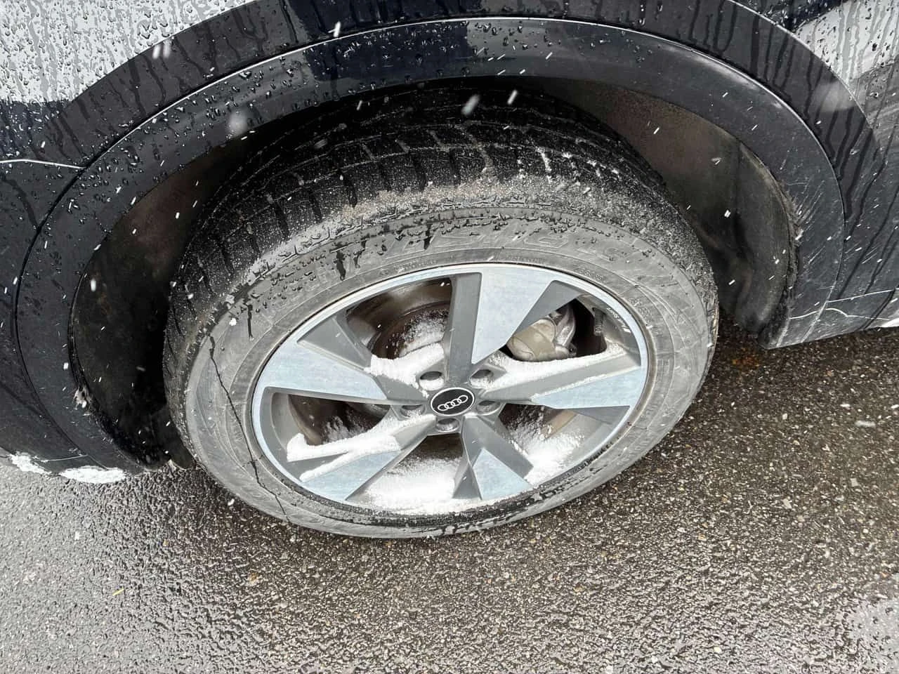 Audi Q5 Komfort| DISTRONIC| PANO| ПОДГРЕВИ| КЛИП| CARFAX, снимка 7 - Автомобили и джипове - 54567215