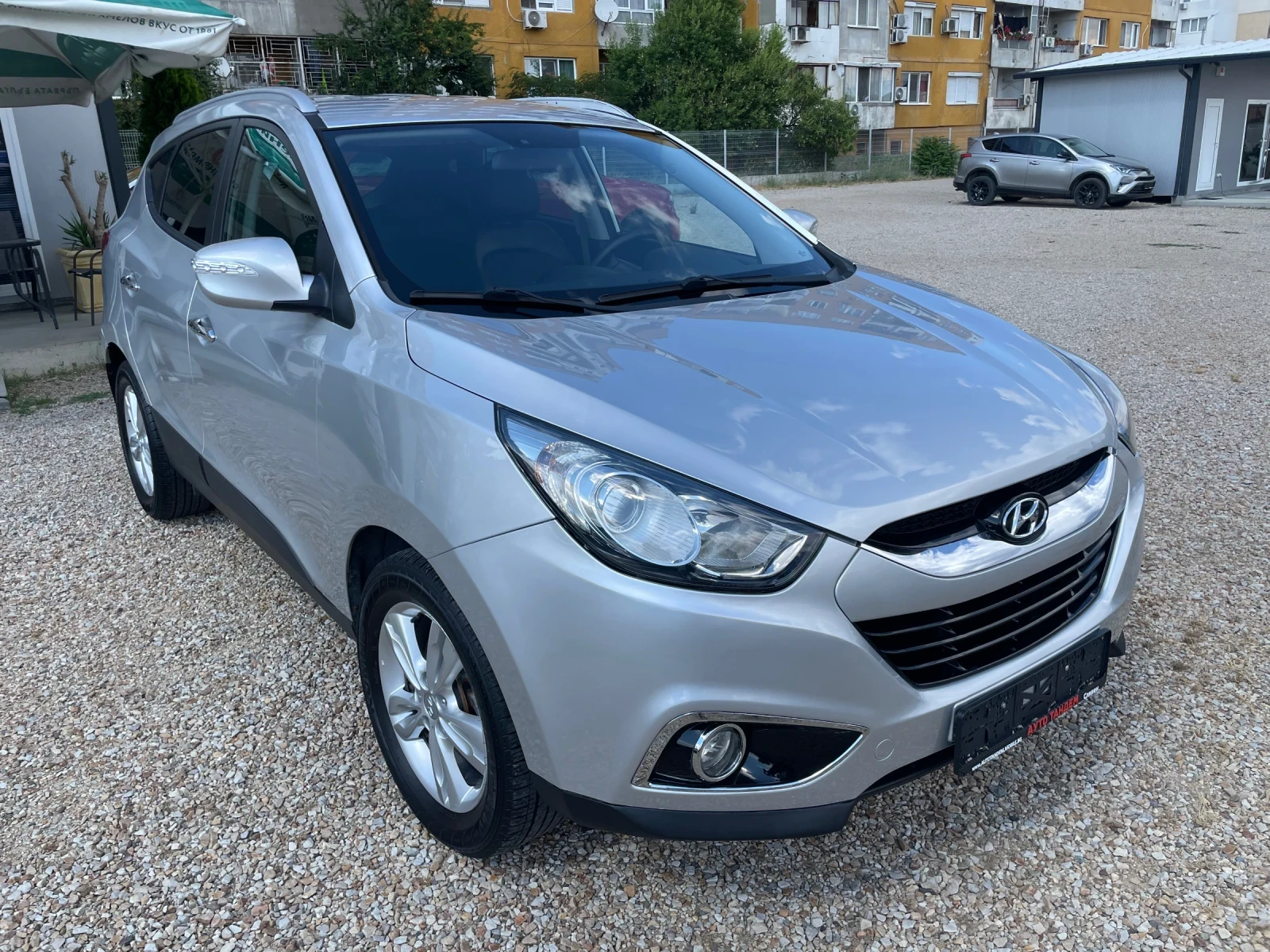 Hyundai IX35 2.0i-БЕНЗИН-4х4-AVTOMATIC/NAVI-FULL-УНИКАТ, снимка 3 - Автомобили и джипове - 55191324