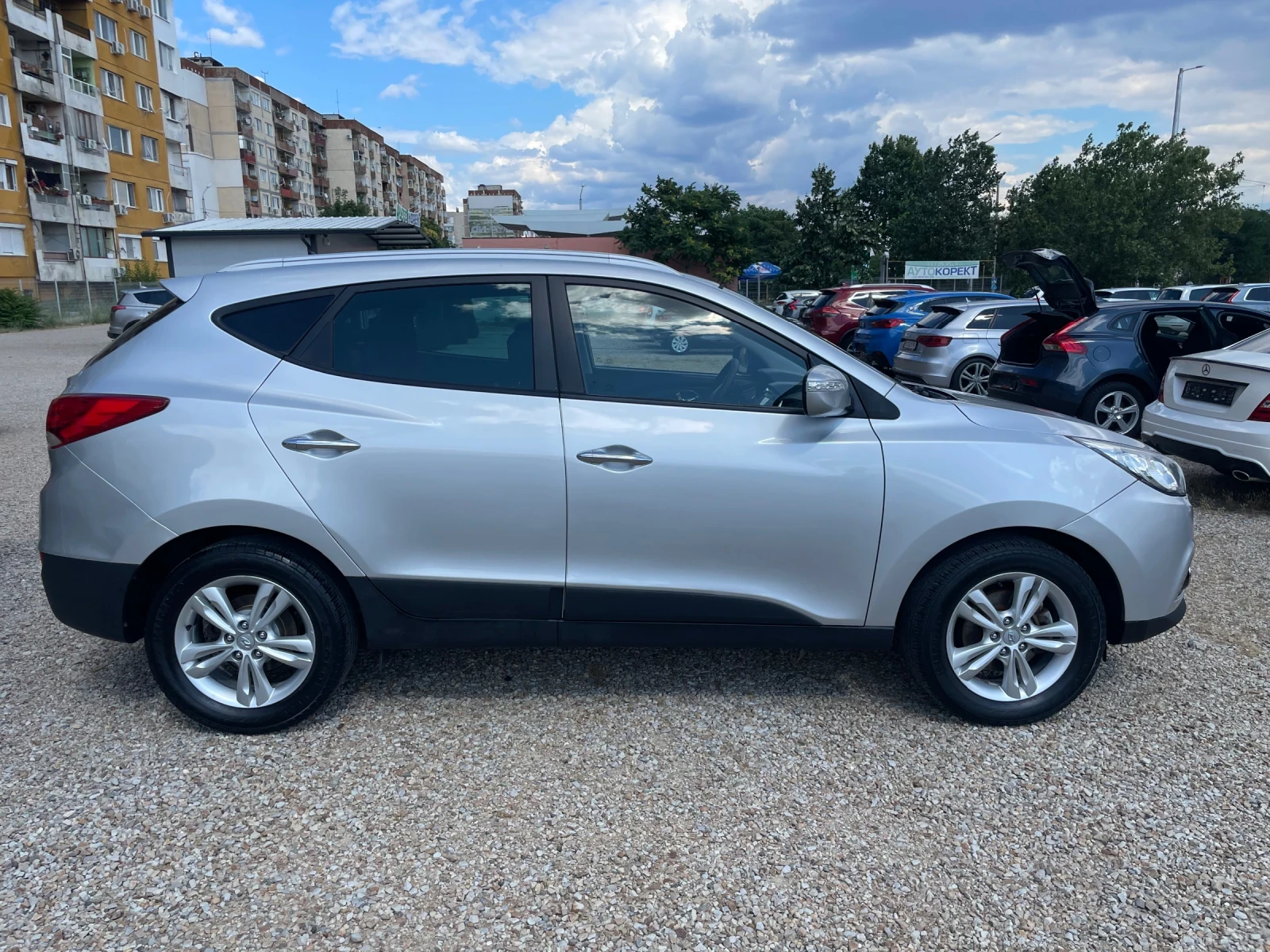Hyundai IX35 2.0i-БЕНЗИН-4х4-AVTOMATIC/NAVI-FULL-УНИКАТ, снимка 4 - Автомобили и джипове - 55191324