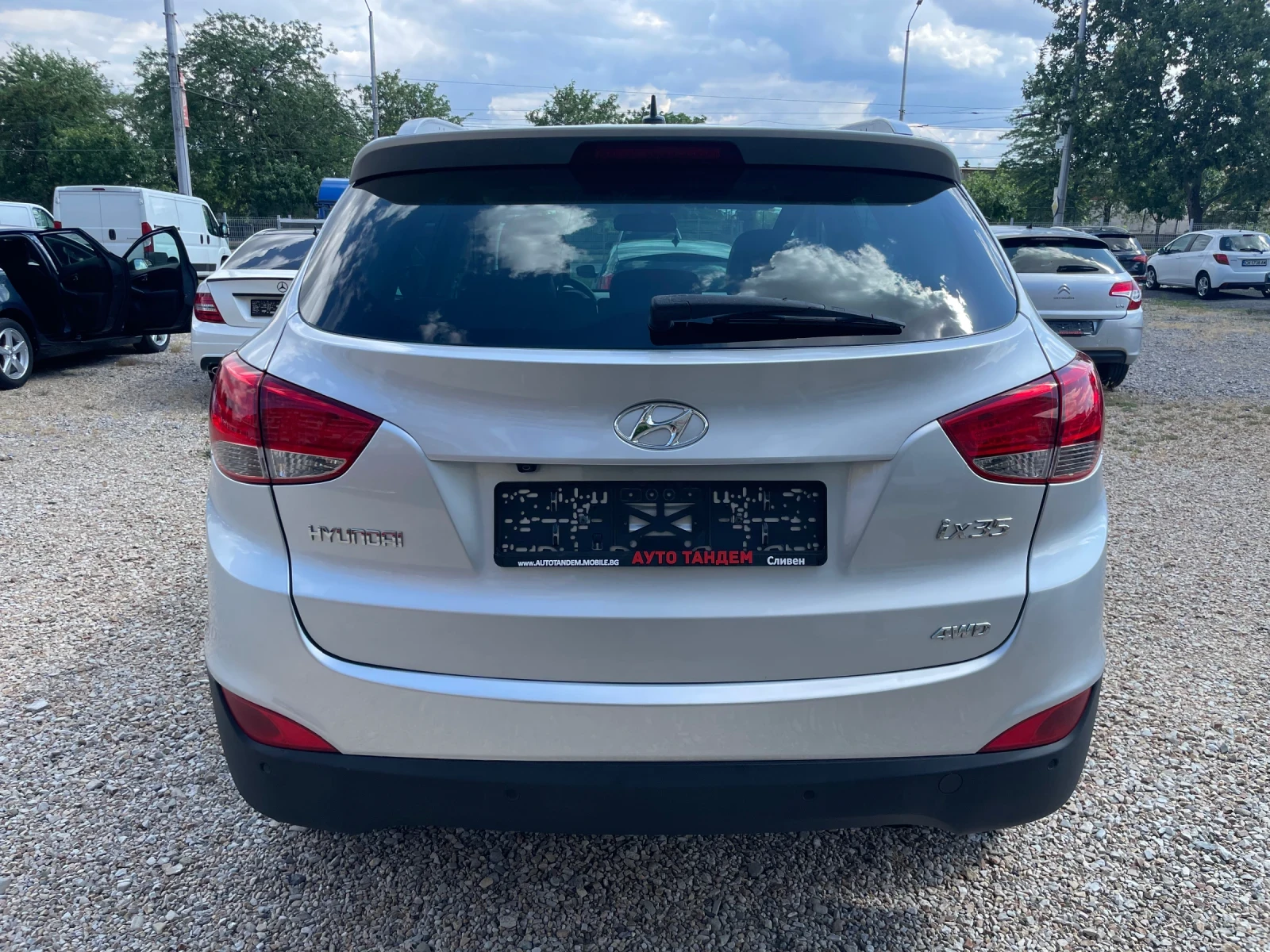 Hyundai IX35 2.0i-БЕНЗИН-4х4-AVTOMATIC/NAVI-FULL-УНИКАТ, снимка 6 - Автомобили и джипове - 55191324