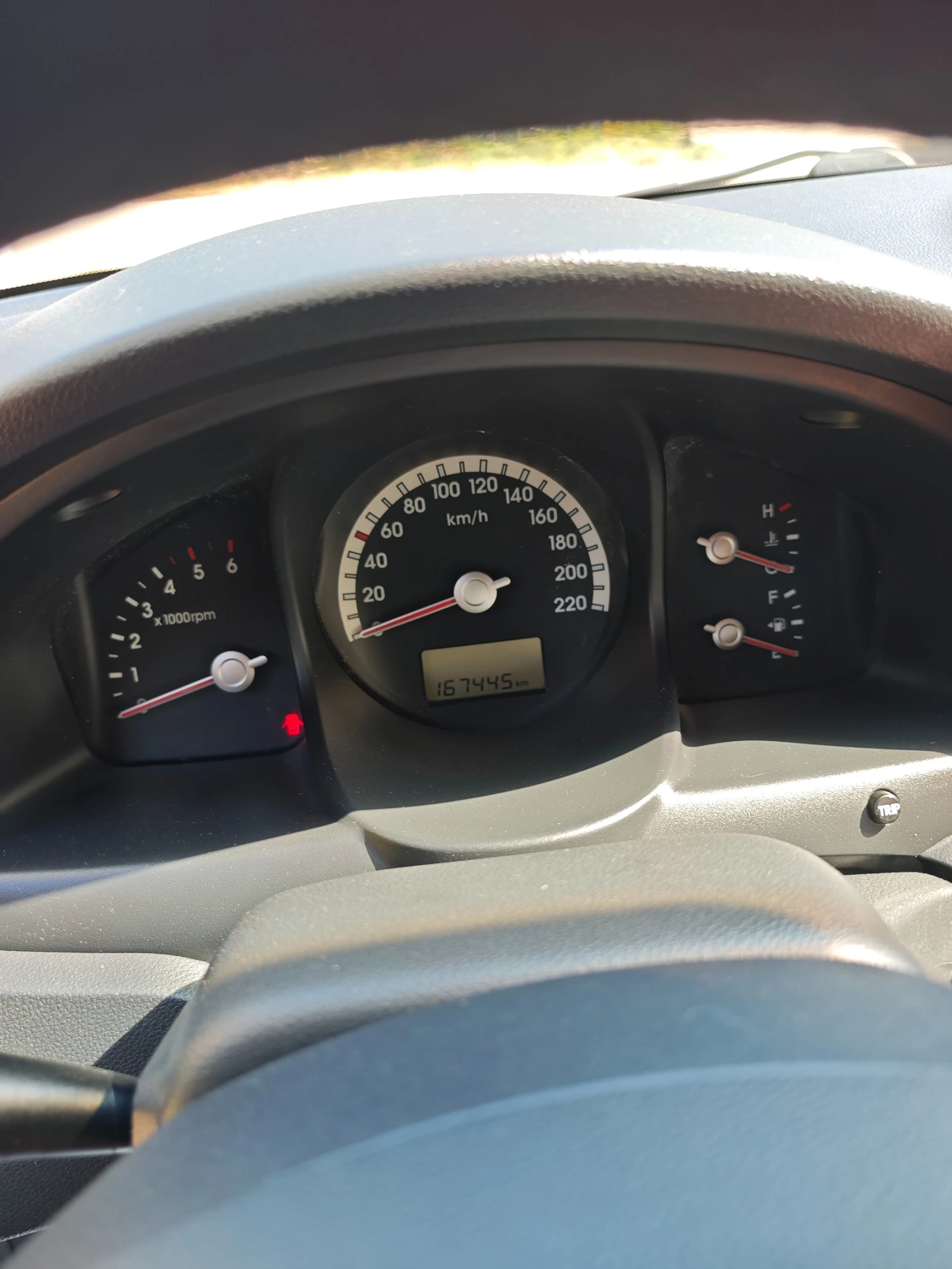 Kia Sportage 2.0CRDI УНИКАТ, снимка 14 - Автомобили и джипове - 56191321