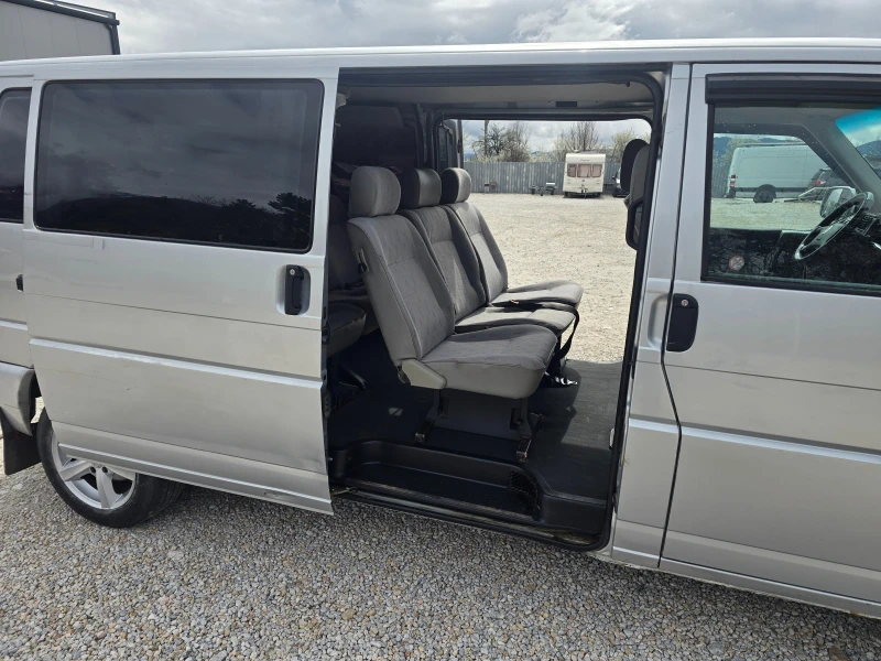 VW T4 2.5 TDI КЛИМАТИК, снимка 4 - Бусове и автобуси - 49541390