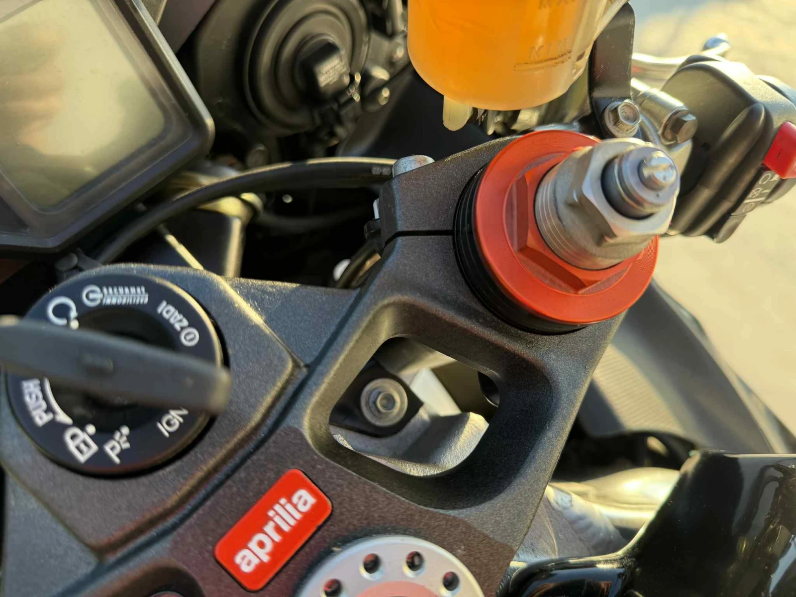 Aprilia RSV4 RSV-R 1000 | Mobile.bg   12