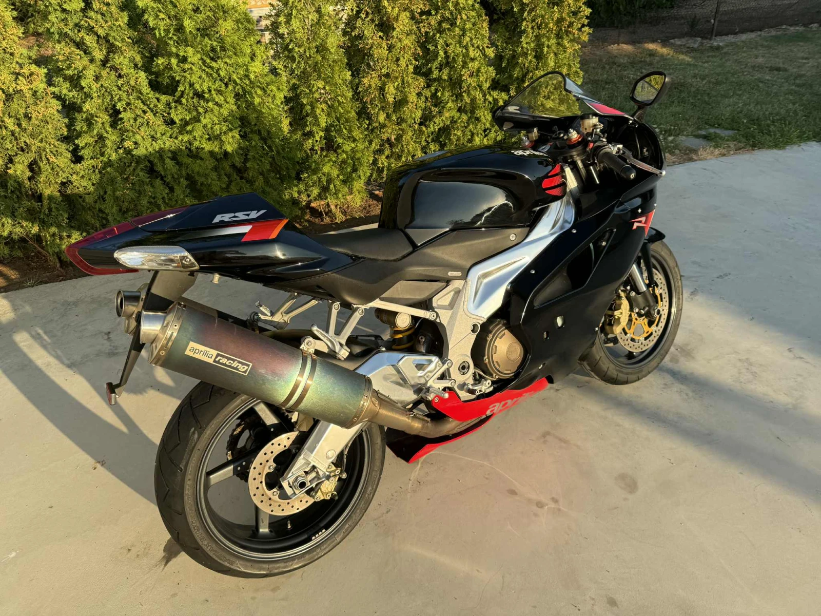 Aprilia RSV4 RSV-R 1000 - изображение 3