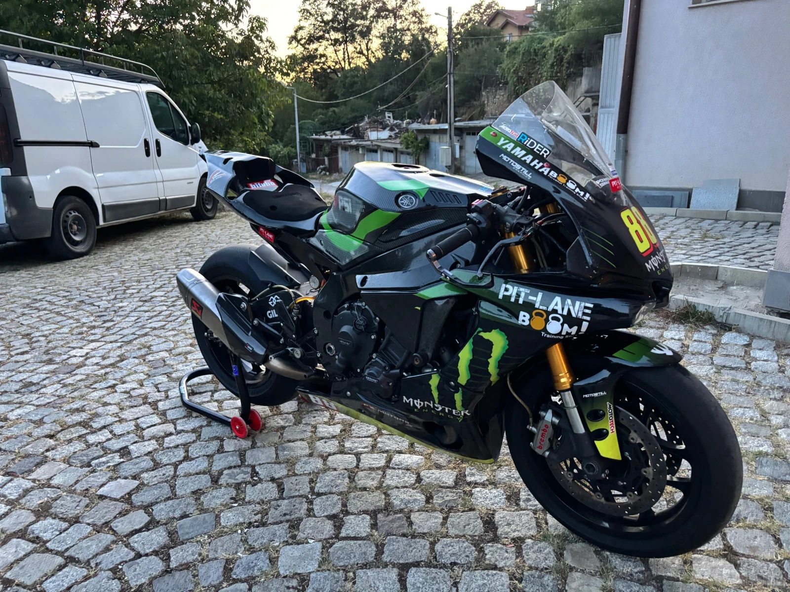 Yamaha YZF-R1