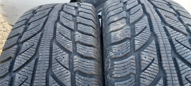 Гуми Зимни 255/70R16, снимка 2 - Гуми и джанти - 30923447