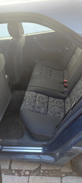 Mercedes-Benz C 200, снимка 9