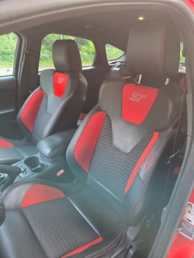 Ford Focus ST 2.0 | Mobile.bg    13