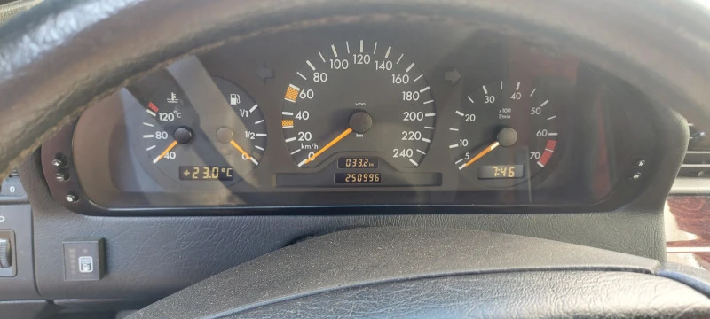 Mercedes-Benz C 200, снимка 10 - Автомобили и джипове - 46972755