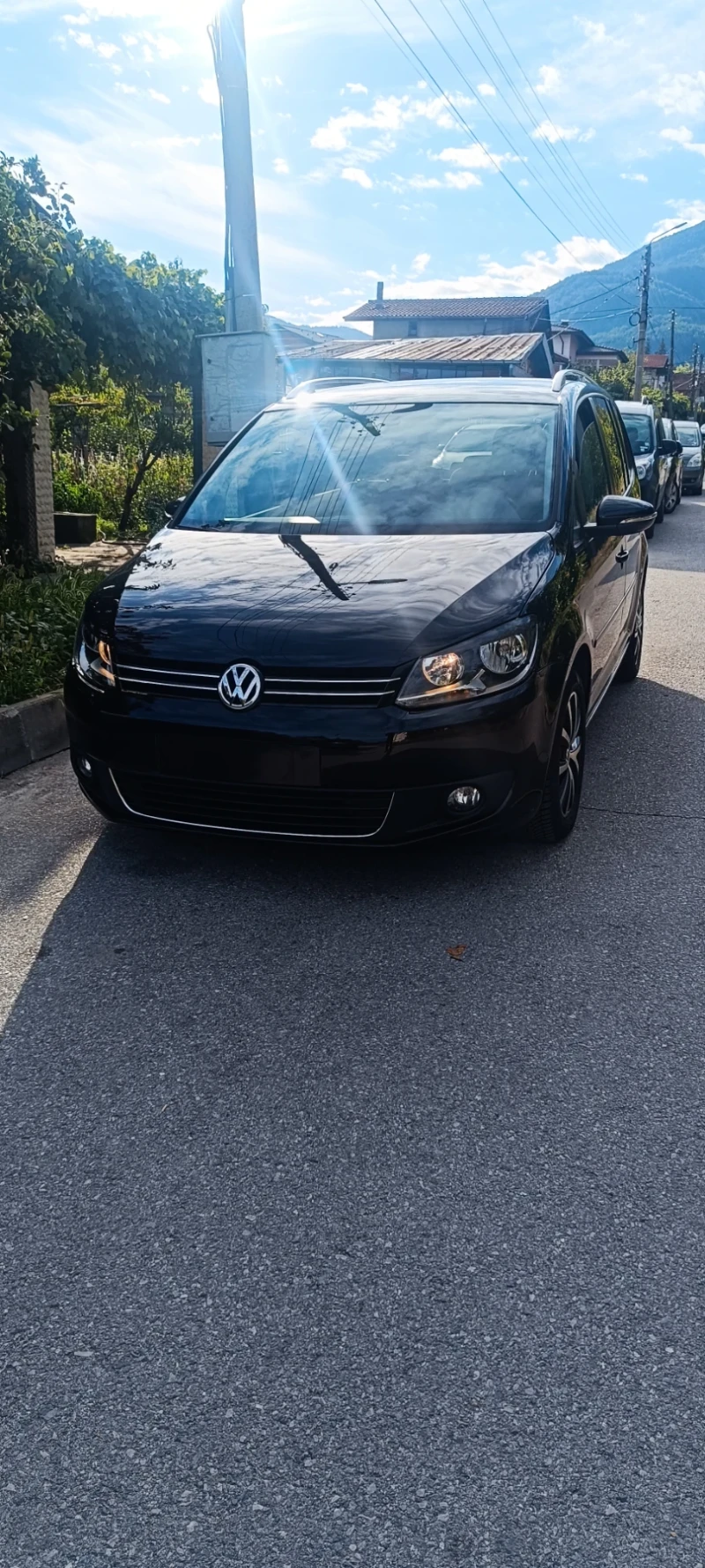 VW Touran 1.6TDI, снимка 2 - Автомобили и джипове - 47296712