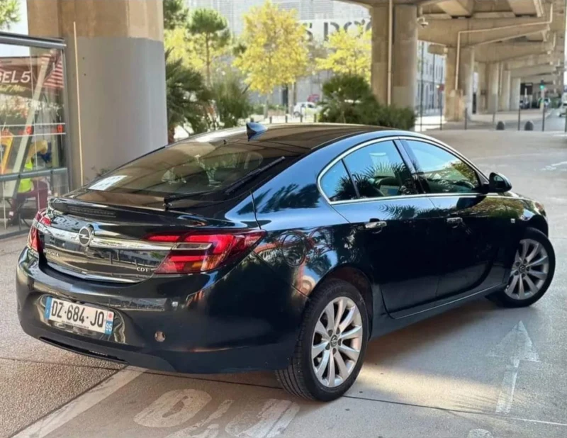 Opel Insignia, снимка 4 - Автомобили и джипове - 48201359