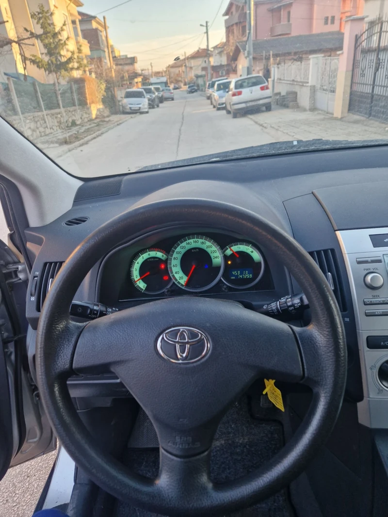 Toyota Corolla verso, снимка 9 - Автомобили и джипове - 48401396