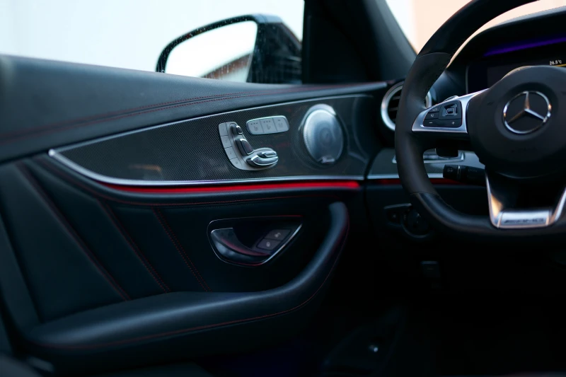 Mercedes-Benz E 43 AMG, снимка 13 - Автомобили и джипове - 52899789