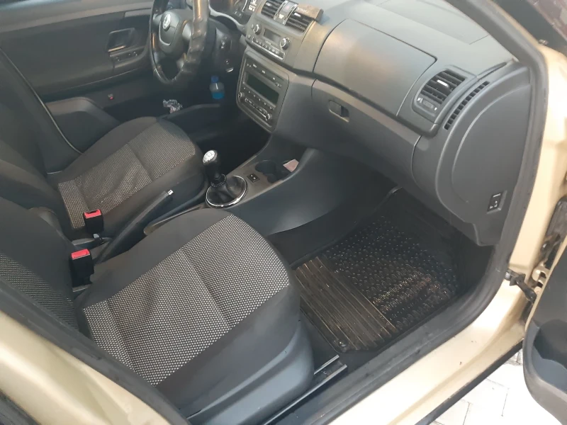 Skoda Roomster 1.6 TDI 90 K.C. SCOUT, снимка 16 - Автомобили и джипове - 52281039