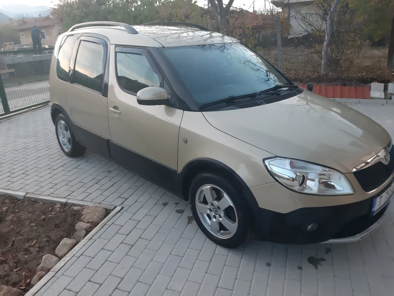 Skoda Roomster 1.6 TDI 90 K.C. SCOUT, снимка 2 - Автомобили и джипове - 52281039