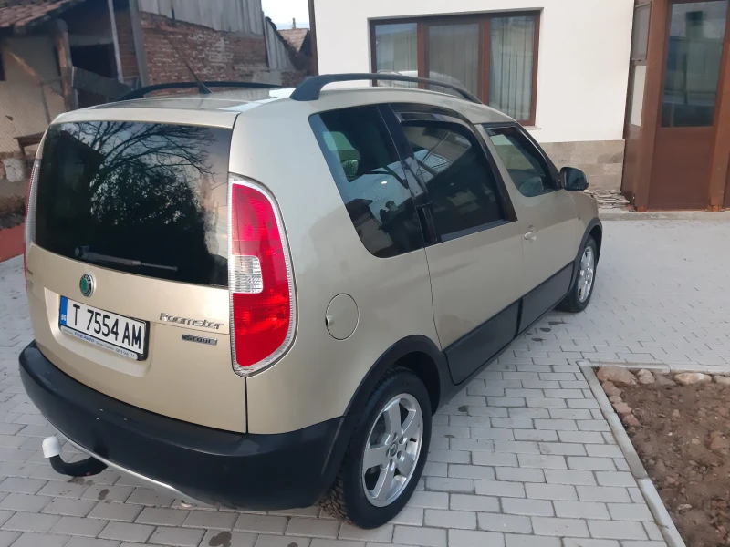Skoda Roomster 1.6 TDI 90 K.C. SCOUT, снимка 5 - Автомобили и джипове - 52281039