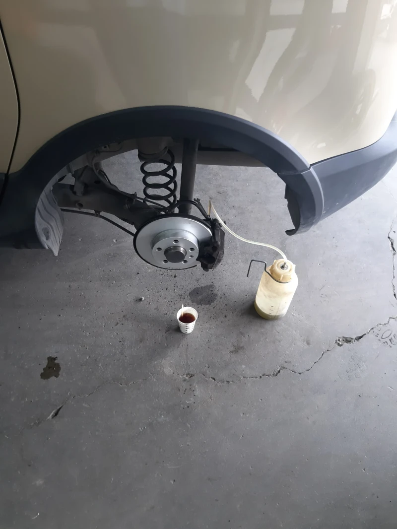 Skoda Roomster 1.6 TDI 90 K.C. SCOUT, снимка 12 - Автомобили и джипове - 52281039