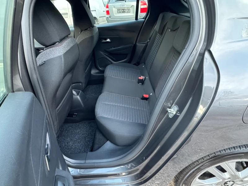 Peugeot 208 Реален пробег ! Нова кола!, снимка 16 - Автомобили и джипове - 52544439