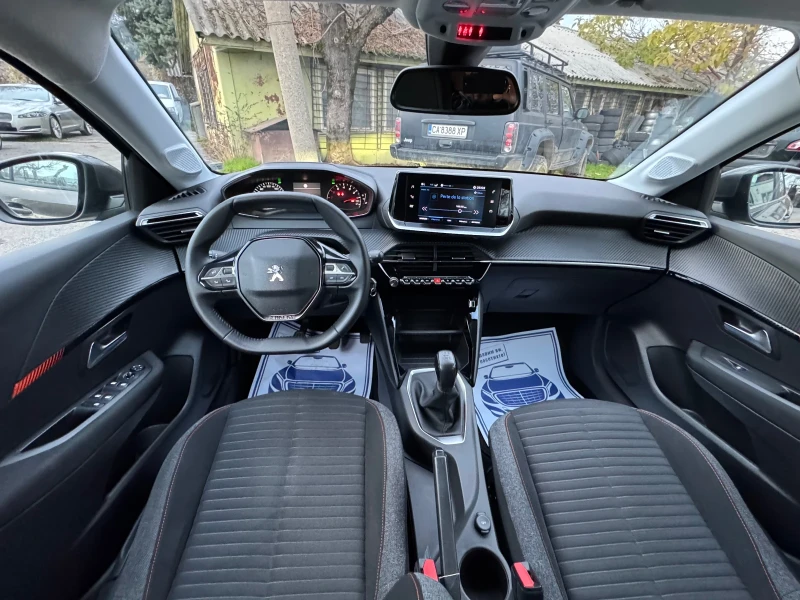 Peugeot 208 Реален пробег ! Нова кола!, снимка 13 - Автомобили и джипове - 52544439