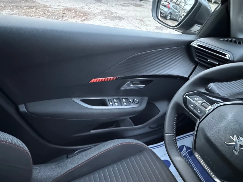 Peugeot 208 Реален пробег ! Нова кола!, снимка 11 - Автомобили и джипове - 52544439