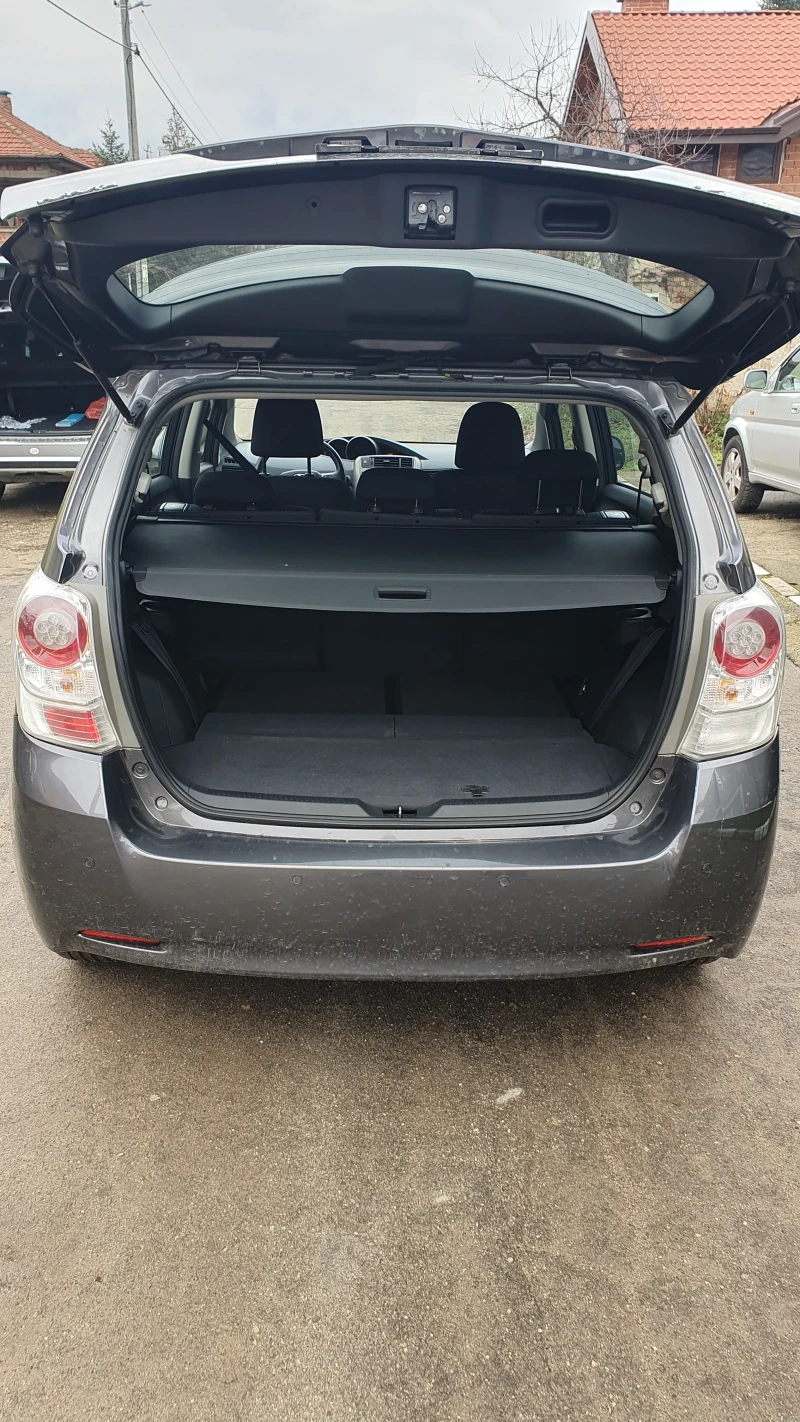 Toyota Verso, снимка 6 - Автомобили и джипове - 52575709