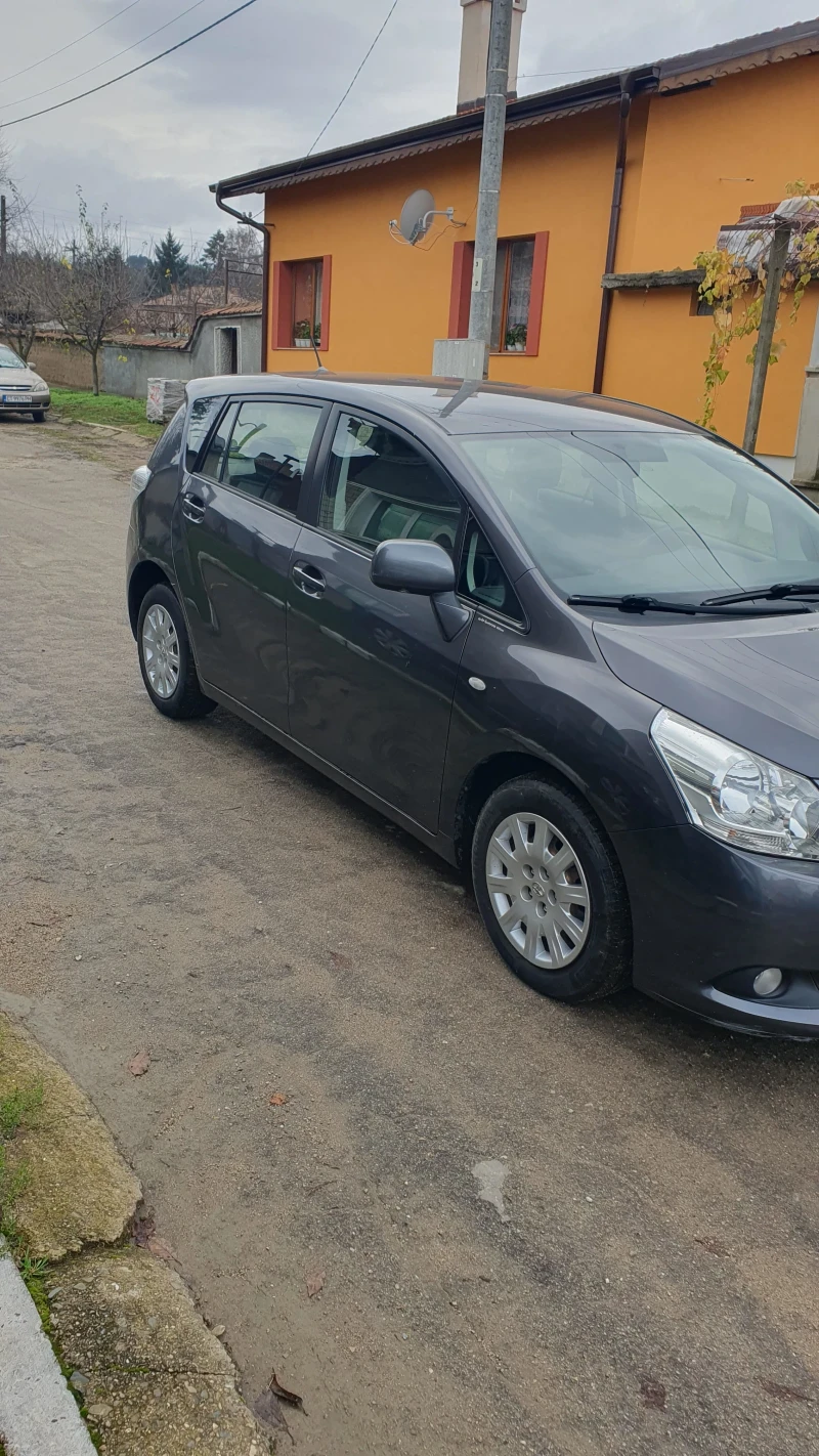 Toyota Verso, снимка 3 - Автомобили и джипове - 52575709