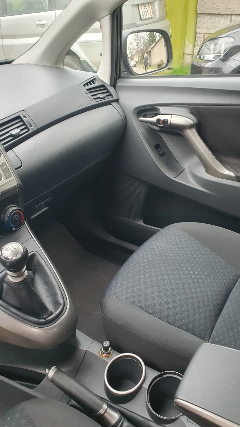 Toyota Verso, снимка 17 - Автомобили и джипове - 52575709