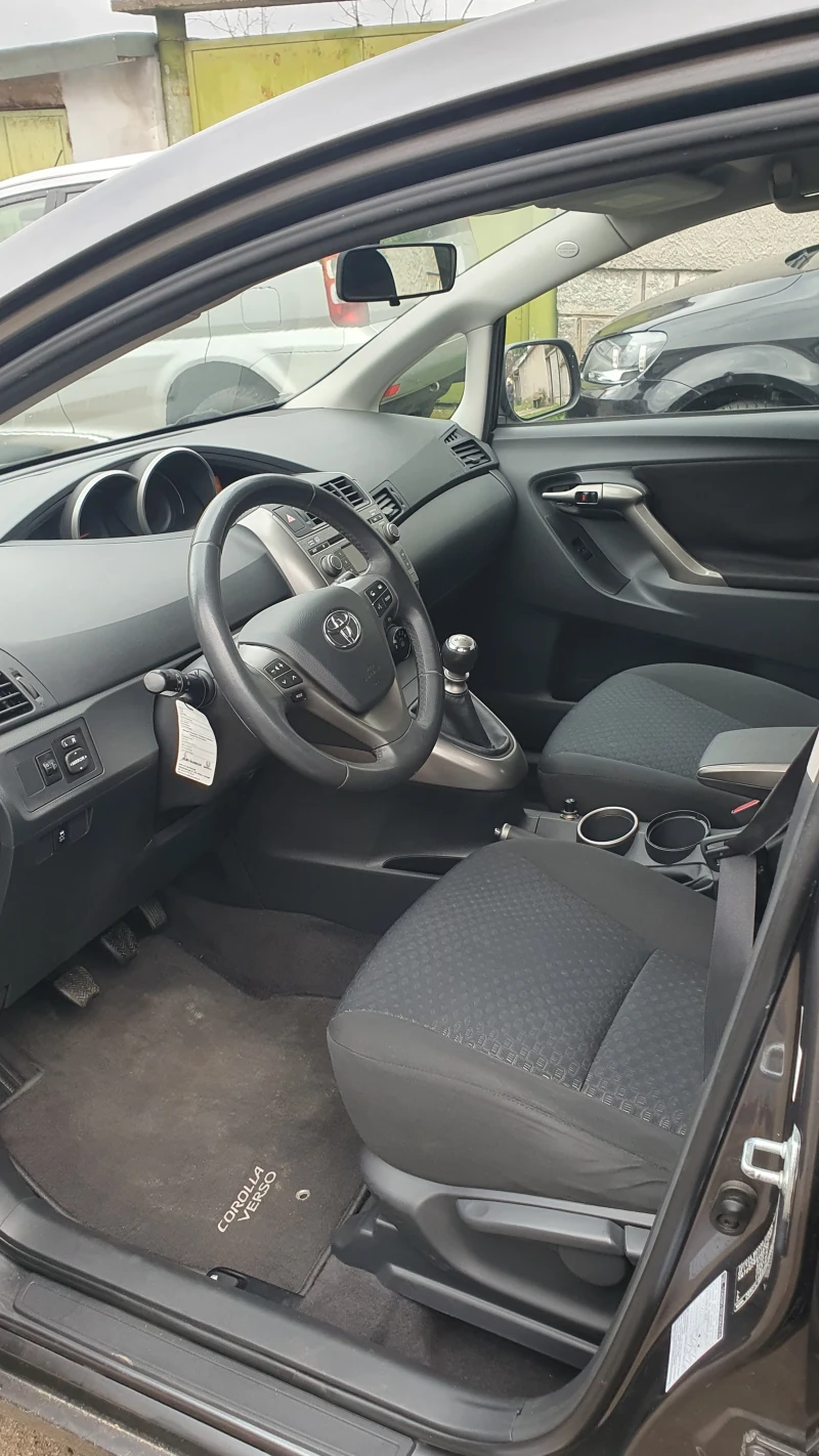 Toyota Verso, снимка 12 - Автомобили и джипове - 52575709