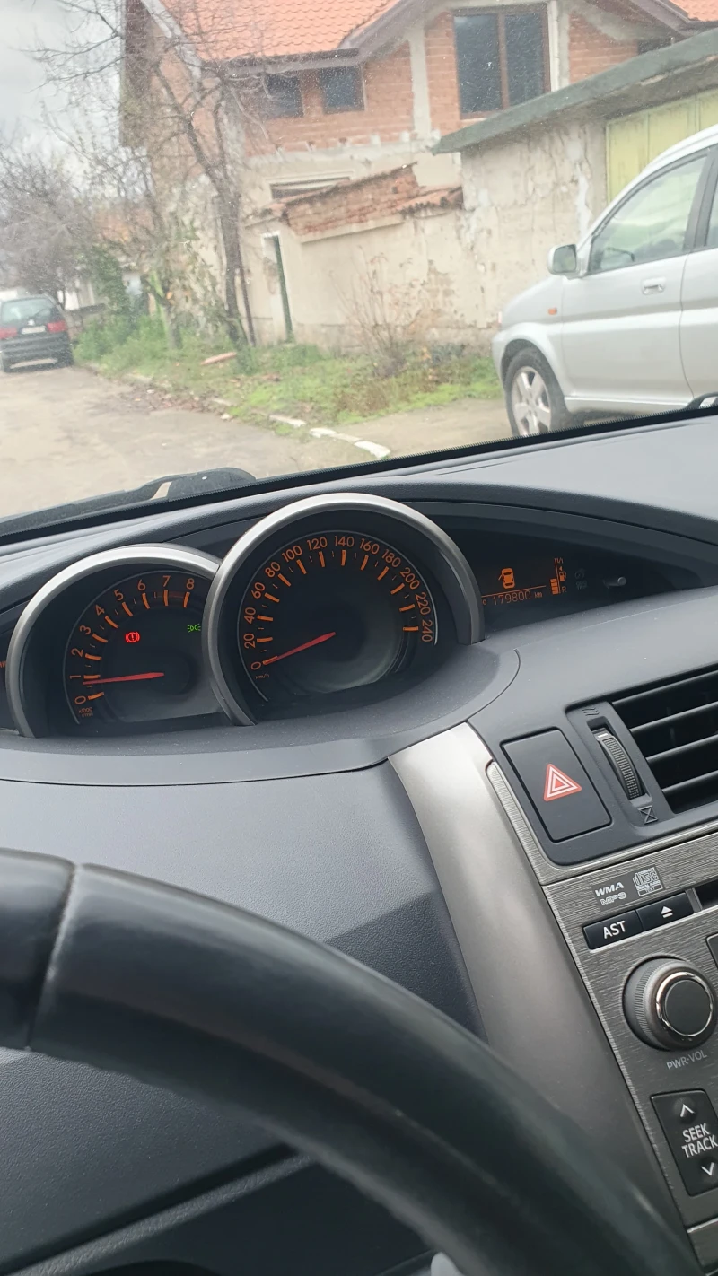 Toyota Verso, снимка 11 - Автомобили и джипове - 52575709