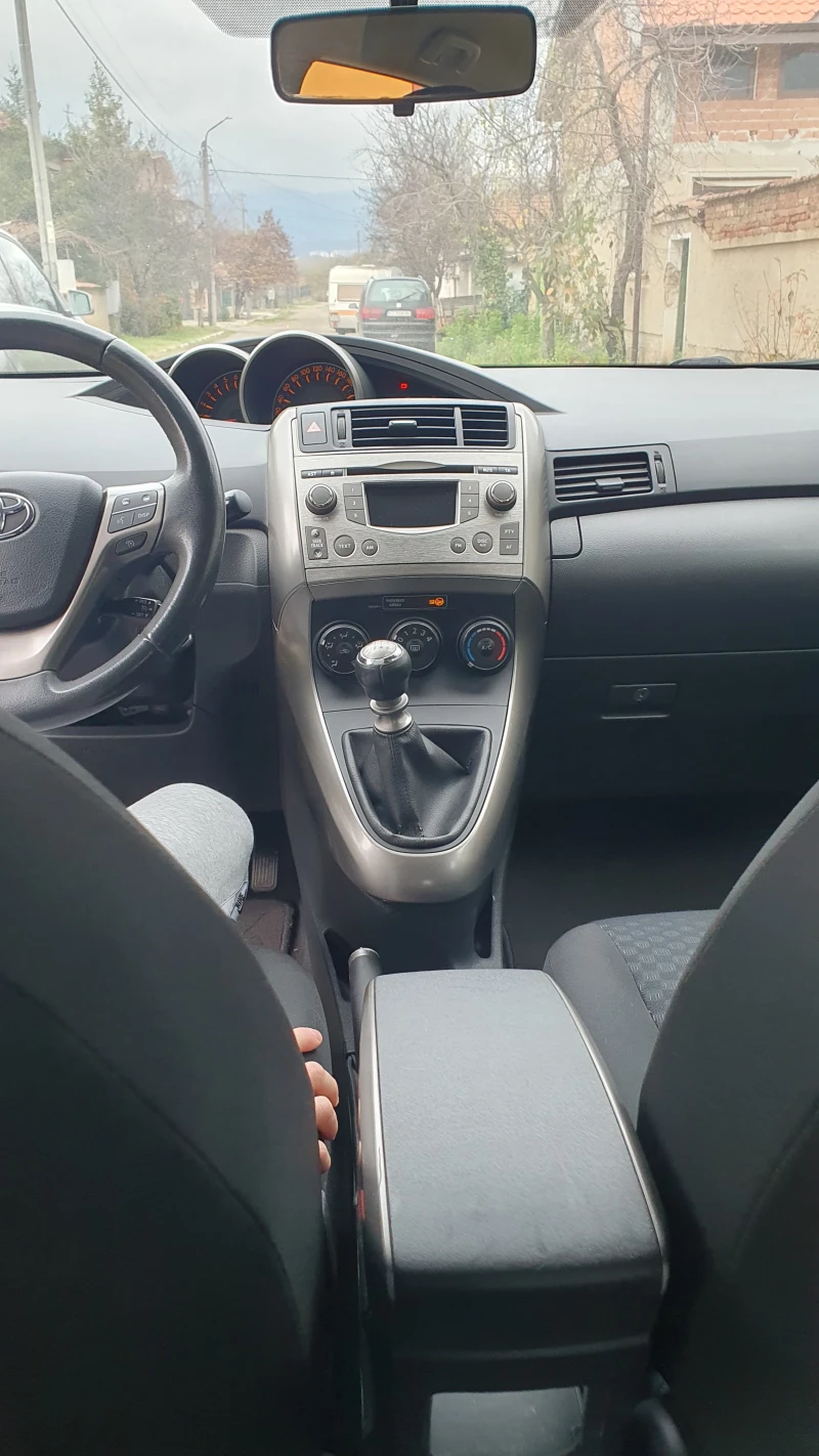 Toyota Verso, снимка 14 - Автомобили и джипове - 52575709