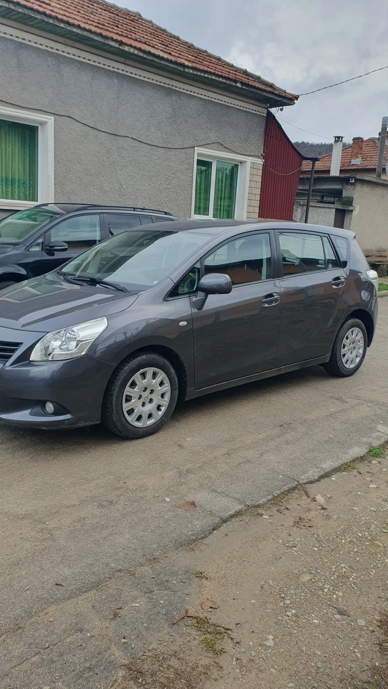 Toyota Verso, снимка 4 - Автомобили и джипове - 52575709
