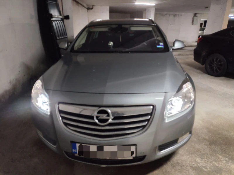 Opel Insignia Sports Tuarer, снимка 2 - Автомобили и джипове - 52934146