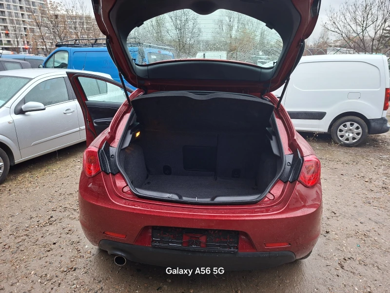 Alfa Romeo Giulietta 1.4 benzin 120кс., снимка 13 - Автомобили и джипове - 53024664