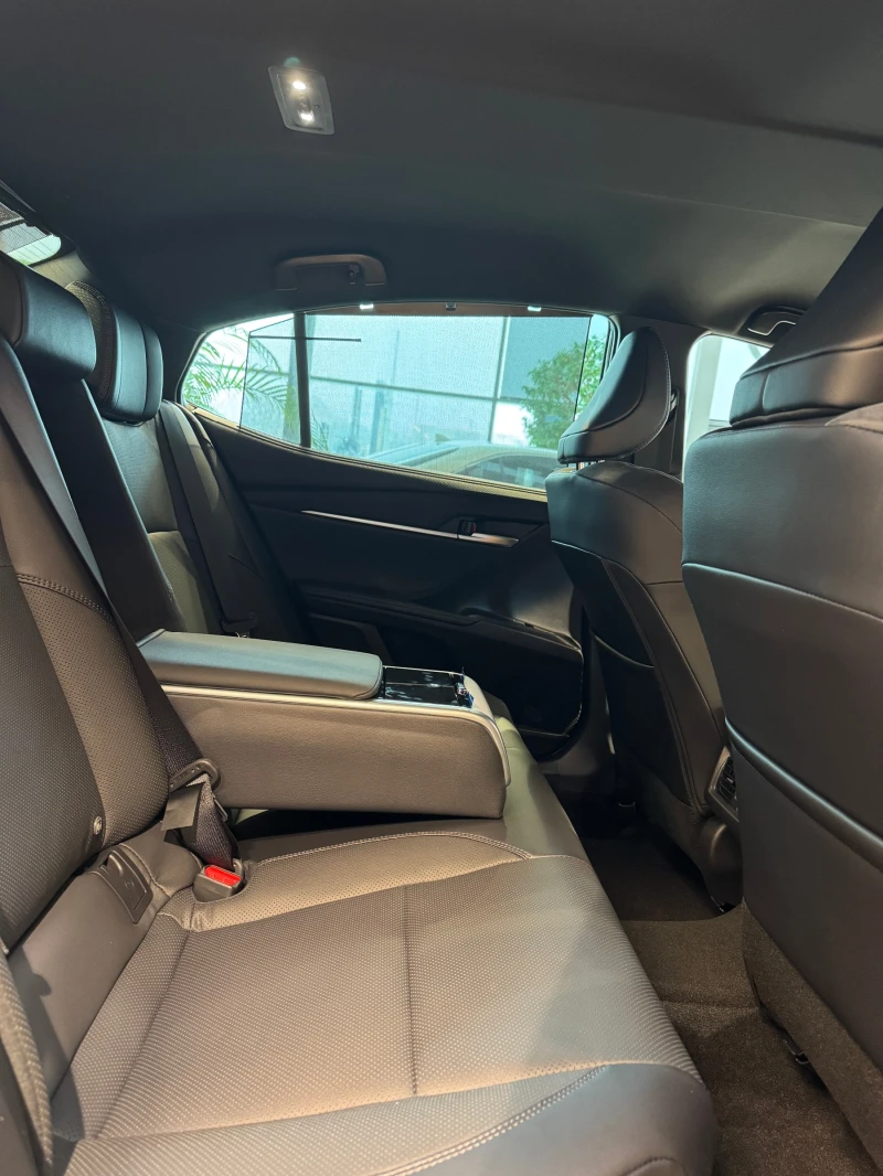 Toyota Camry Luxury, снимка 14 - Автомобили и джипове - 53335100
